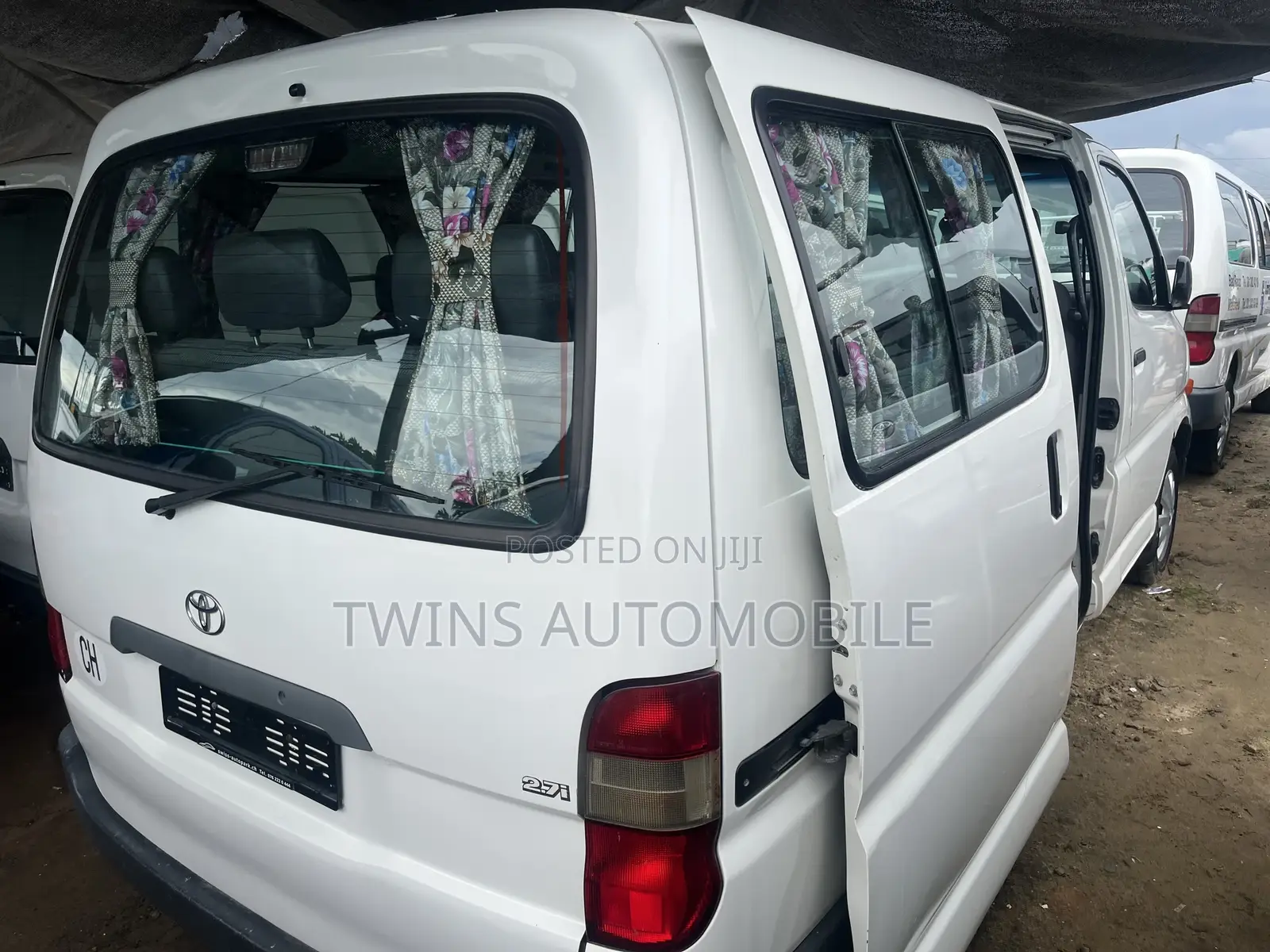 Toyota HiAce 2007 White
