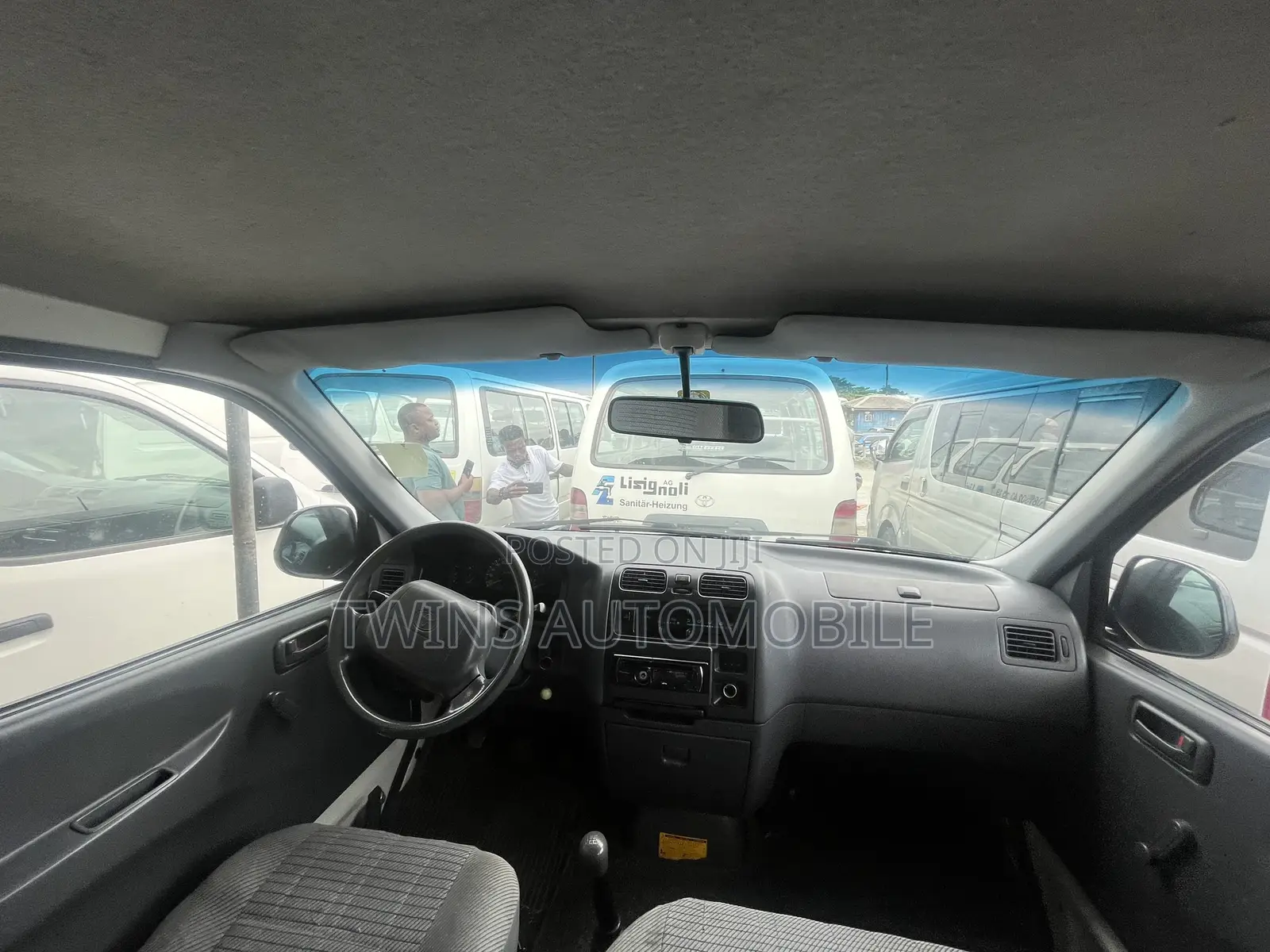 Toyota HiAce 2007 White