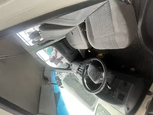 Toyota HiAce 2007 White