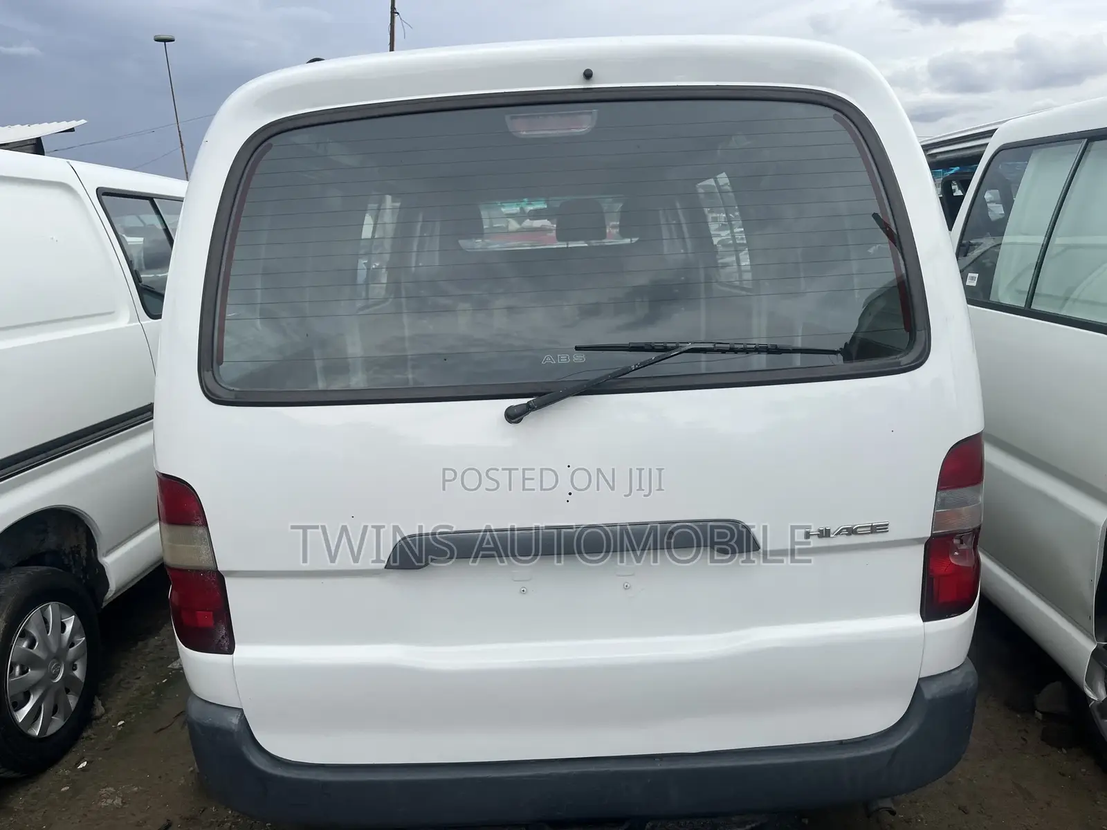 Toyota HiAce 2003 White