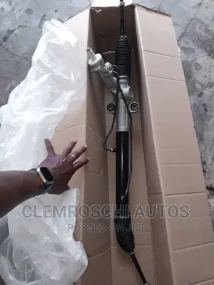 High Quality Certified Brand New Steering Rack for Viano 014