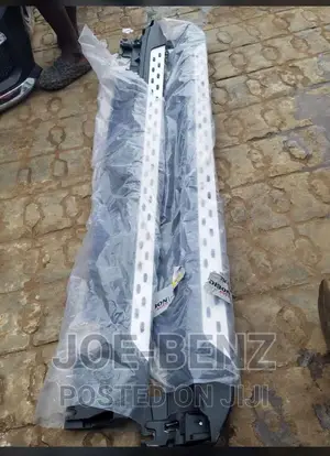 GLK350 Se of Brand New Side Step