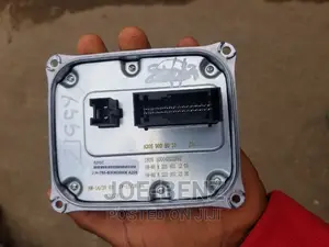 C300 2017 Headlight Replacement Chargers