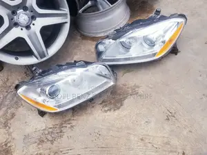 Ml350 2013 Set of Headlights