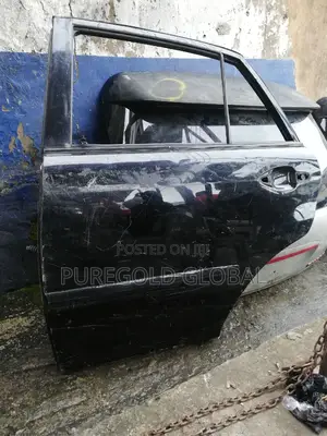 LEXUS Rx330 Back Door Available