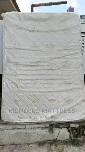 4 1⁄2 by 6 by 8 Inches Mouka Foam Semi-Orthopaedic