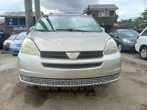 Toyota Sienna XLE 2005 Silver