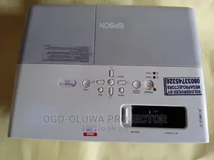 High-Brightness Epson Powerlite Projector With Remote