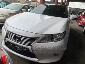 Lexus ES 350 FWD 2013 White