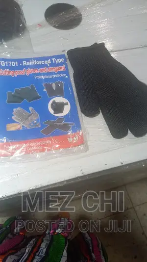 Cutting Proof Glove And Armguard