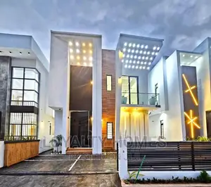 Furnished 5bdrm Duplex in Chevron for sale