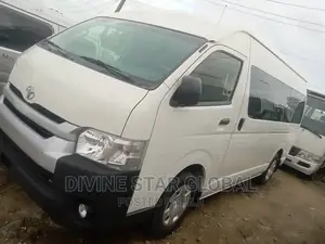 Toyota HiAce 2005 White
