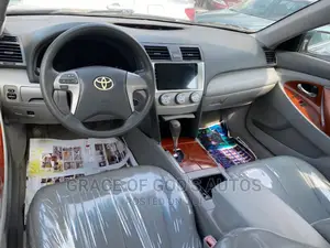 Toyota Camry LE 4dr Sedan (2.5L 4cyl 6AM) 2010 Gray