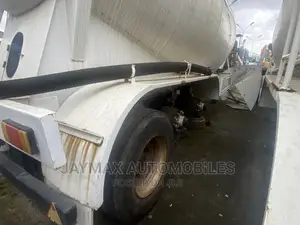 40 Tons Dey Cement Carrier With Pumping Machine