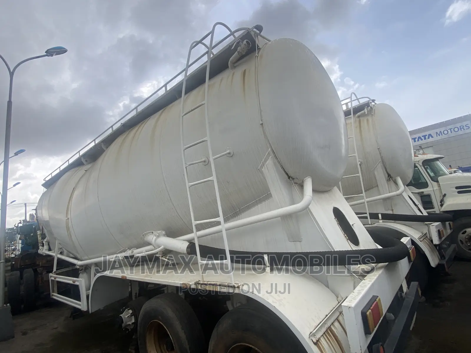 40 Tons Dey Cement Carrier With Pumping Machine