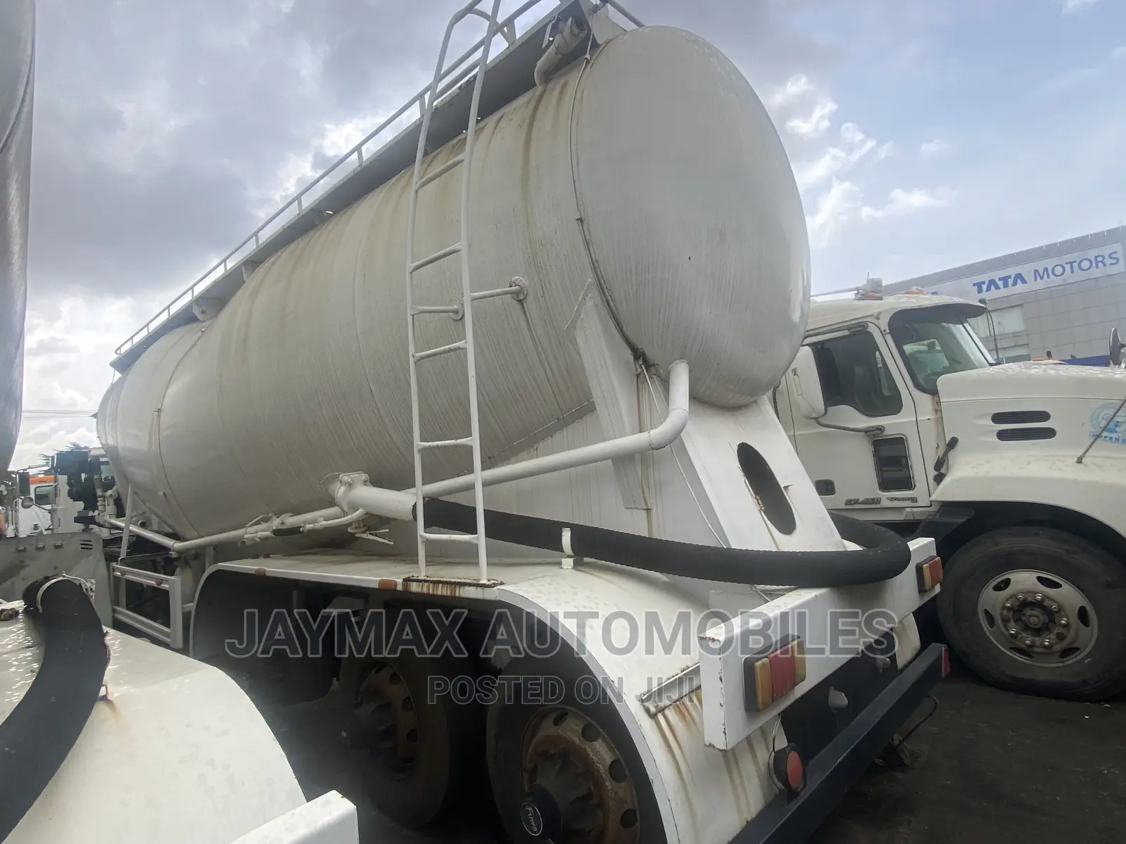 40 Tons Dey Cement Carrier With Pumping Machine