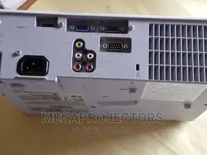 4000 Lumens Star Hitachi Projector