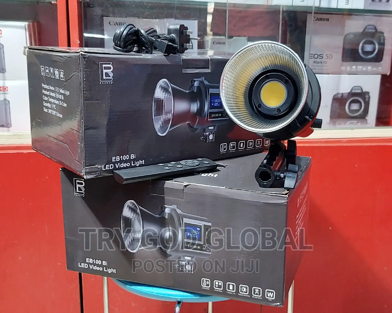 EB100 Bi Video Light