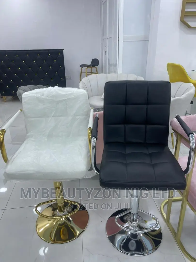 Manicurist High Stool