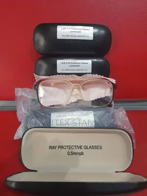 0.5mm Ray Protective Glasses