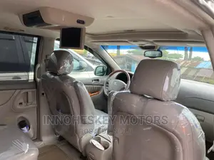 Toyota Sienna XLE Limited AWD 2006 Gold