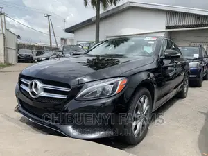 Mercedes-Benz C300 Luxury 4dr AWD 4Matic Sedan (2.0L 4cyl 7A) 2015