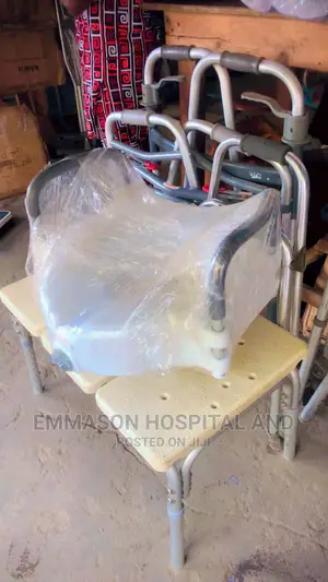 Toilet Raiser With Handle