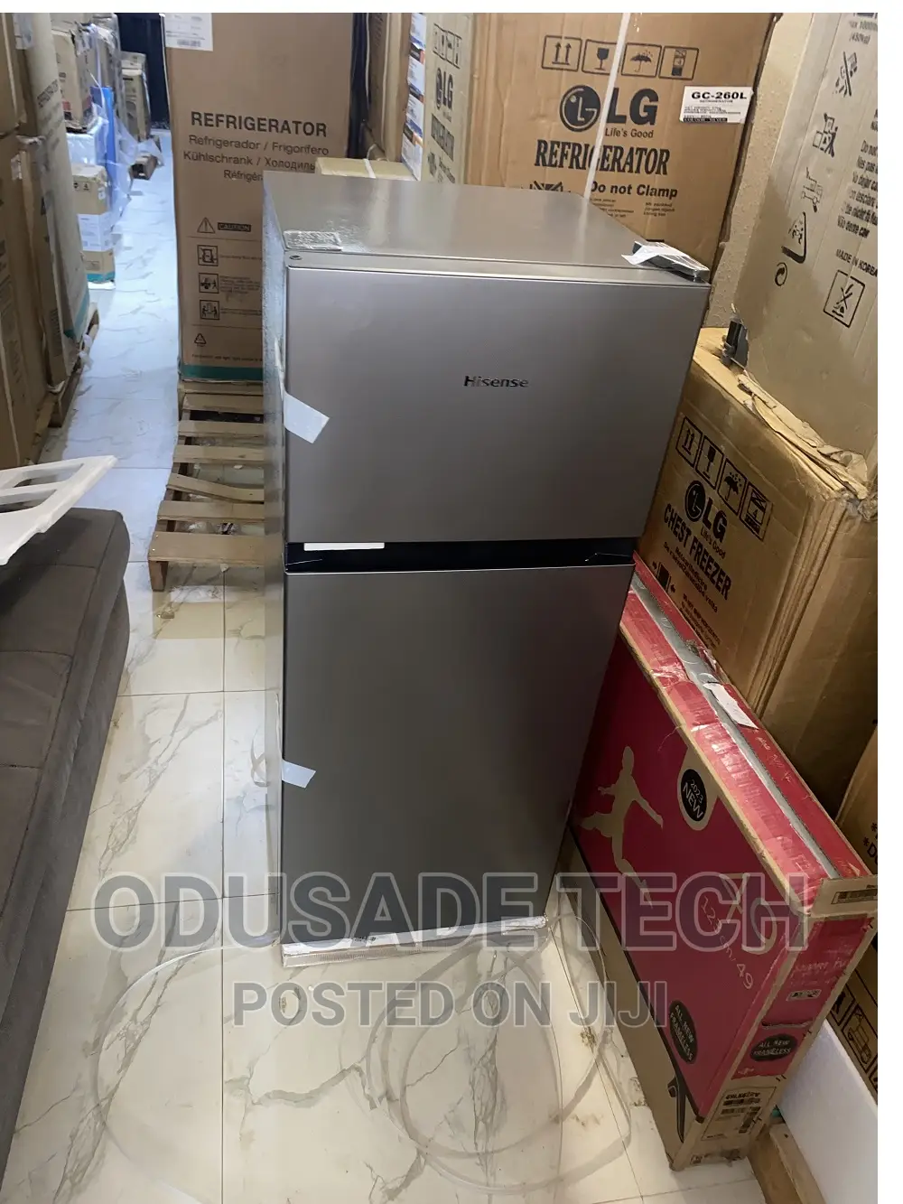 REF 172DR Hisense Top Freezer Refrigerator