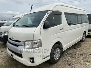 Toyota HiAce 2018 White