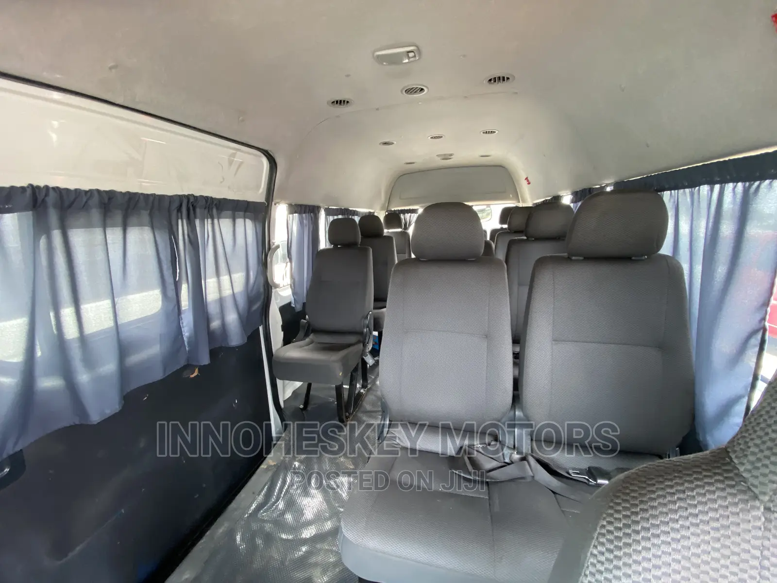 Toyota HiAce 2018 White