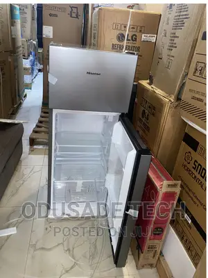 Quality Ref 172dr Top Freezer Refrigerator 124L