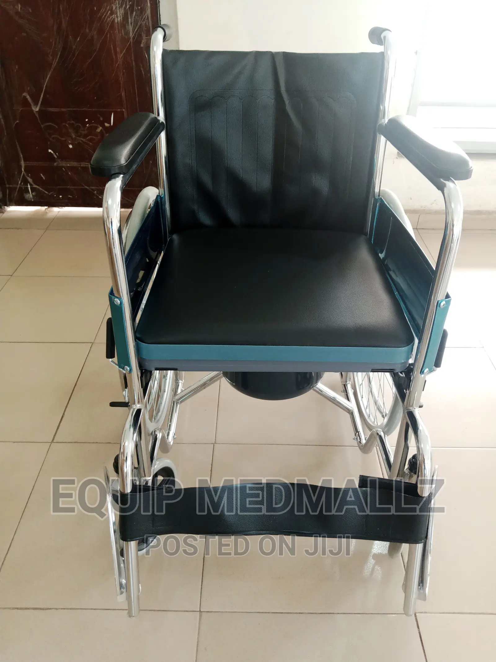 Foldable Commode Wheelchair