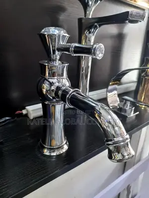 Executive Basin Mixer [Tap]