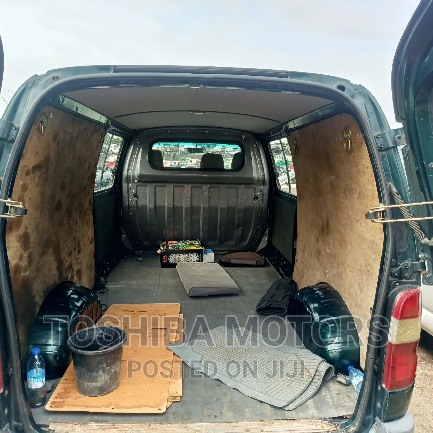 Toyota HiAce 2005 Blue