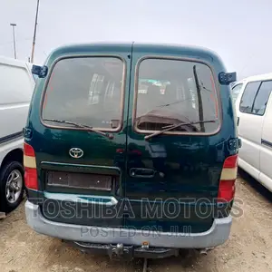 Toyota HiAce 2005 Blue