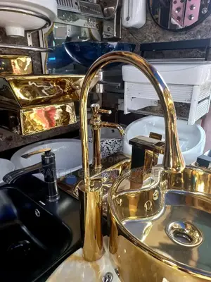 Executive Long Neck Gold Basin Mixer [Tap]