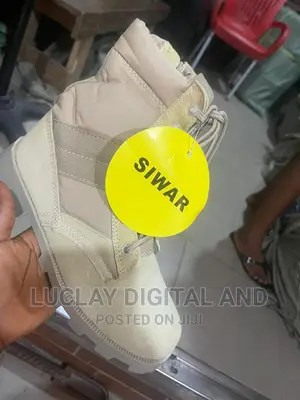Boot Canvas Catapiler