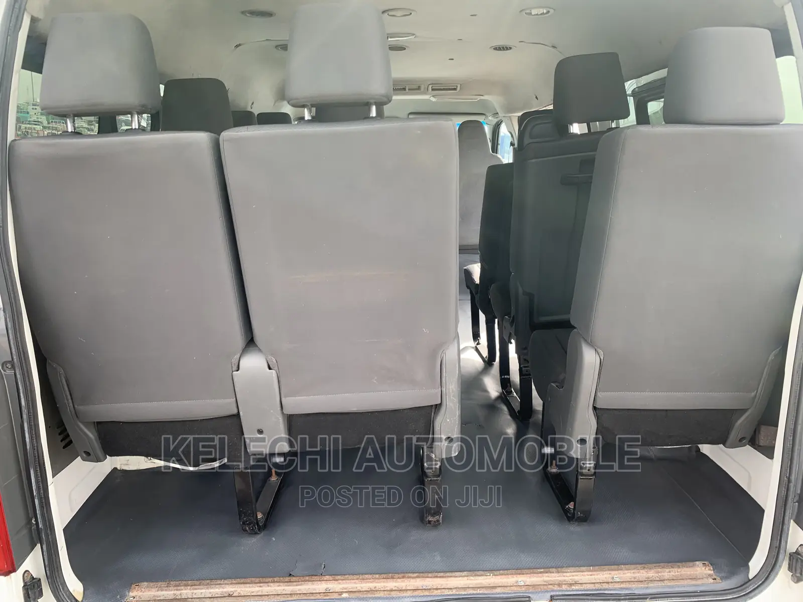 Toyota HiAce 2012 White