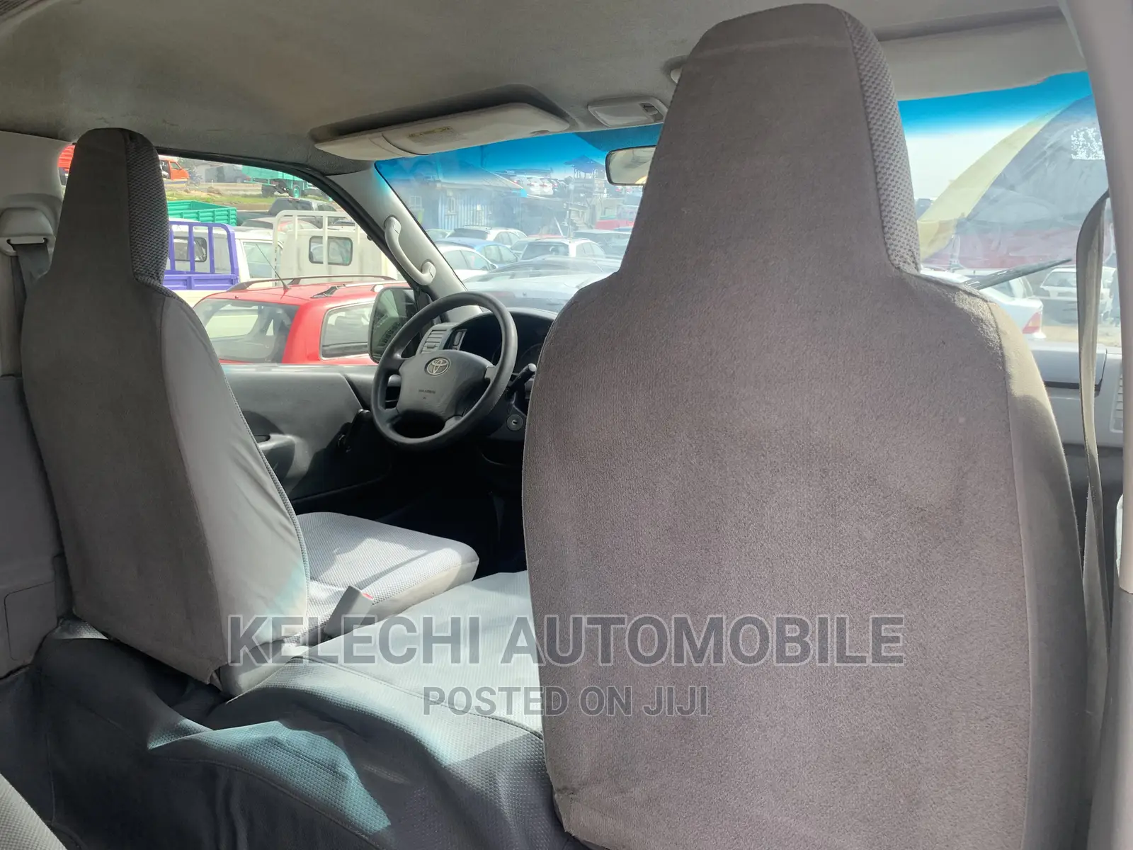 Toyota HiAce 2012 White