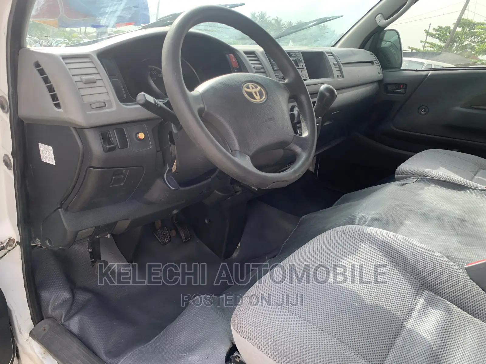 Toyota HiAce 2012 White