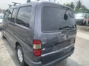 Toyota HiAce 2006 Grey