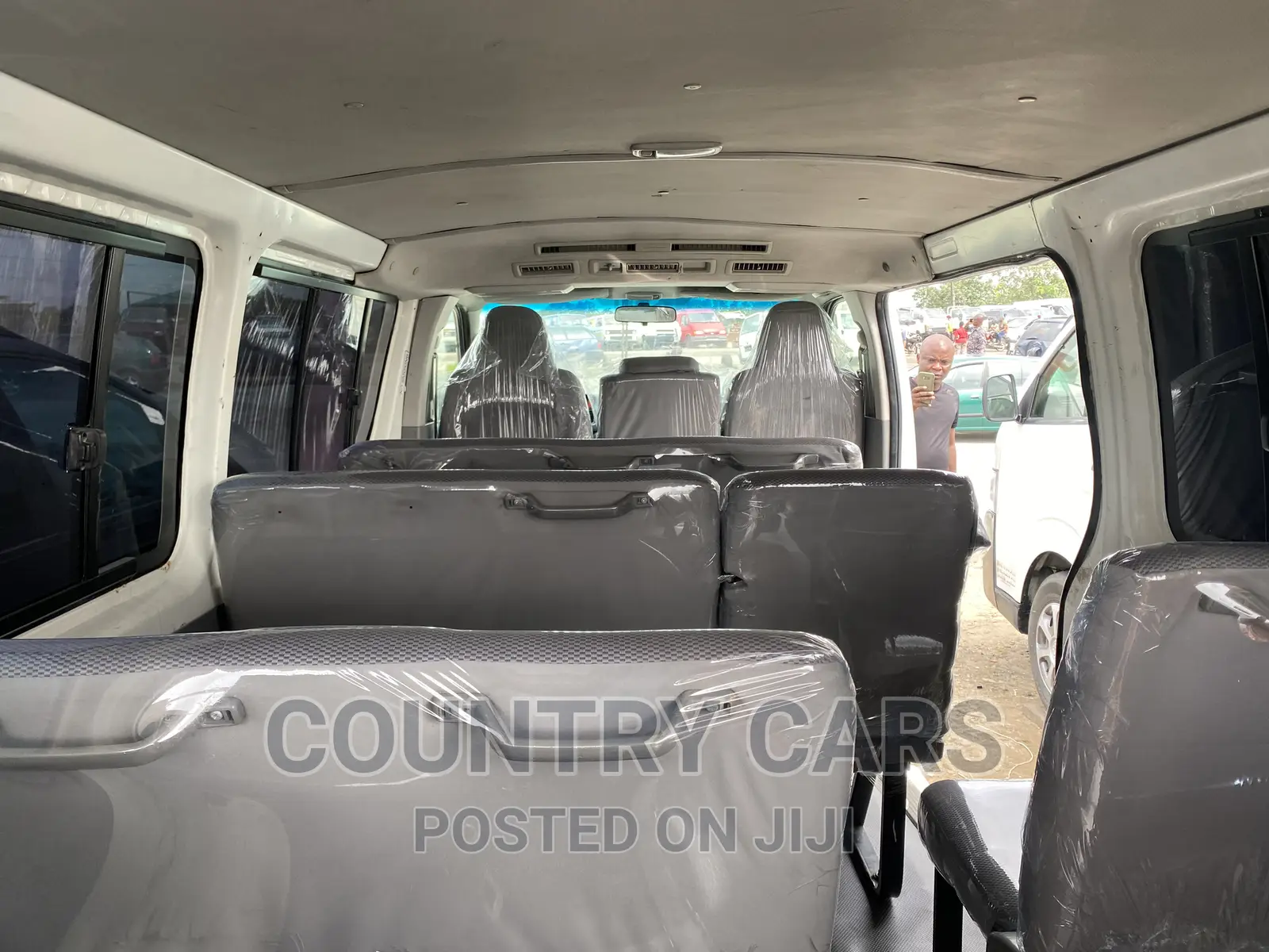 Toyota HiAce 2011 White