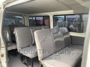Toyota HiAce 2011 White