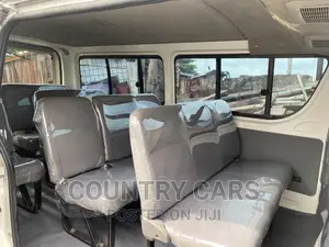 Toyota HiAce 2009 White