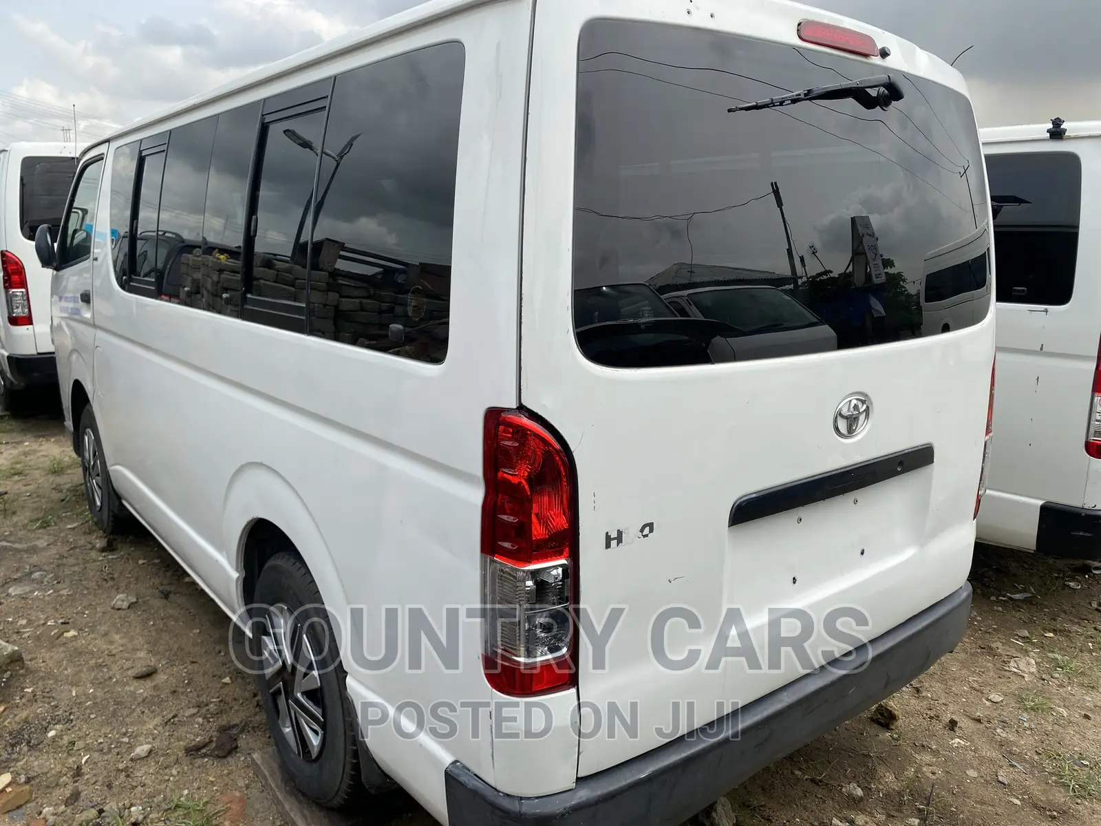 Toyota HiAce 2009 White