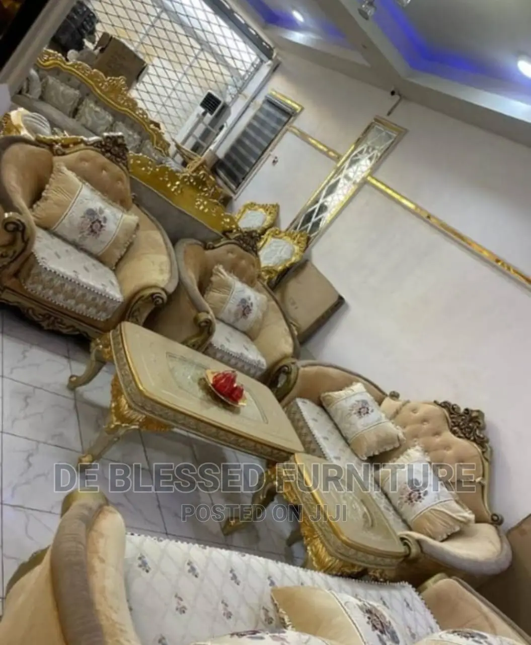 Luxury Royal Sofa Settee