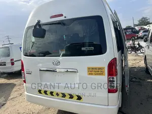 Toyota HiAce 2018 Beige