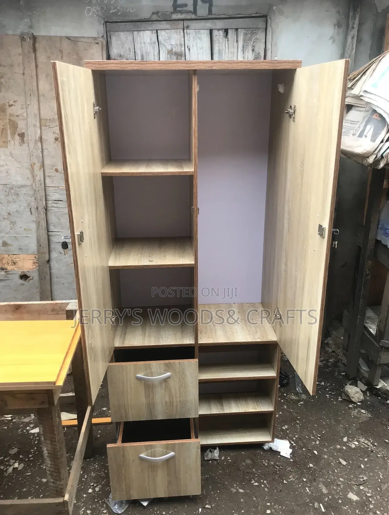 32 Inches Wardrobe