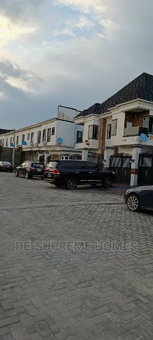 3bdrm Duplex in Dunvale Court Estate, Chevron for rent
