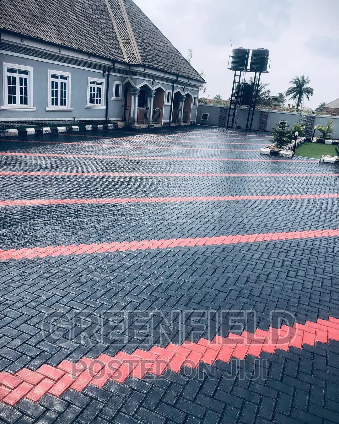 Interlocking Cleaning and Polishing